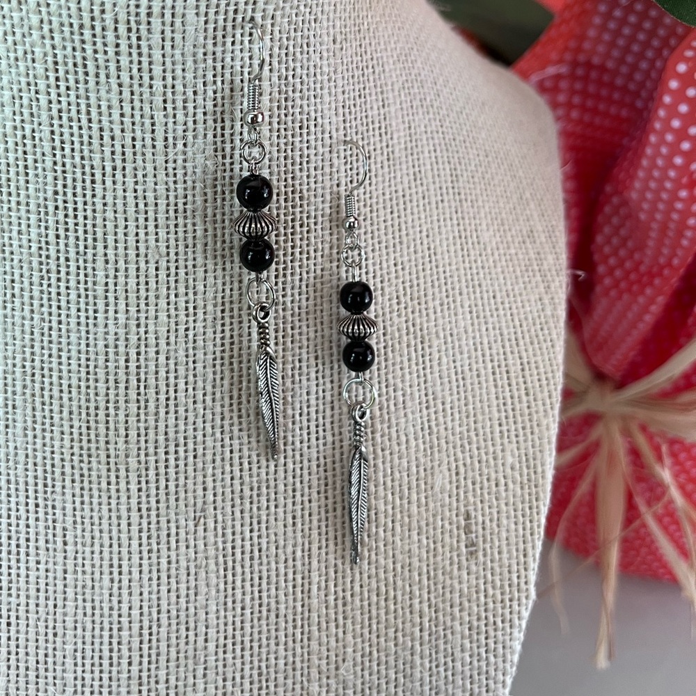🖤Handmade Earrings 🖤 - Picture 6 of 8